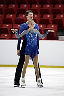 Brooke McIntosh a Brandon Toste na JGP Lake Placid 2019 - SP.jpg