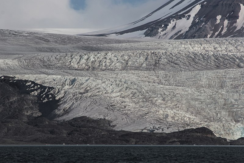 File:Buiobuione-Isfjorden-glacier-panorama.jpg
