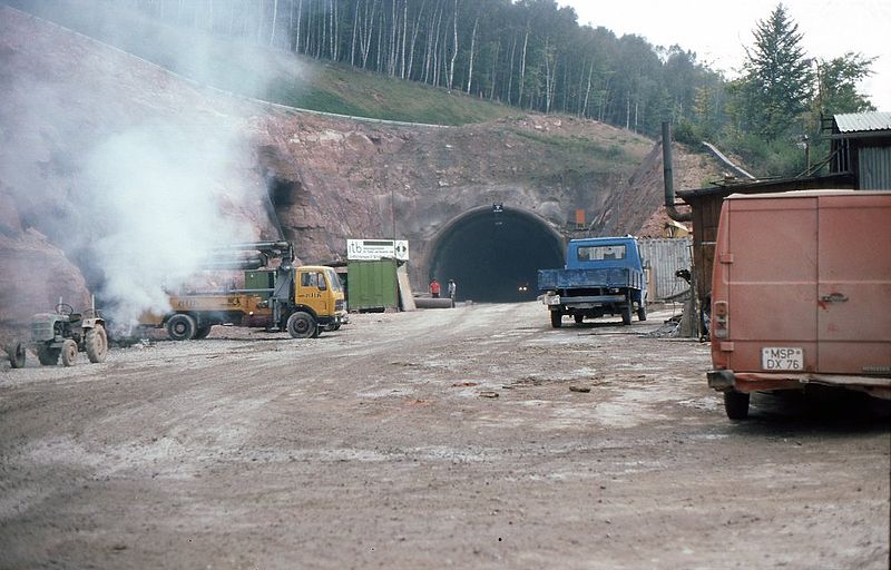 File:Burgsinntunnel Südportal Bauarbeiten1.jpg