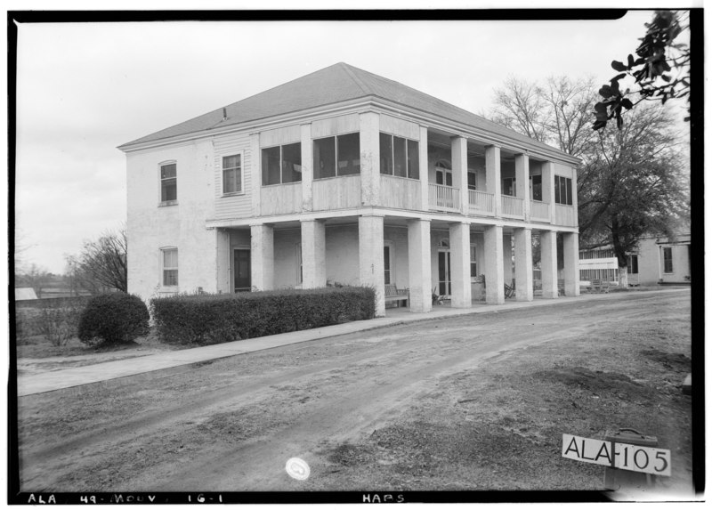 File:CENTER BLDG. OF 3 USED FOR OFFICERS QUARTERS (W. SIDE OF PARADE GROUNDS) - Mount Vernon Arsenal, Center Building, Old Saint Stephens Road (County Road 96) HABS ALA,49-MOUV,1G-1.tif