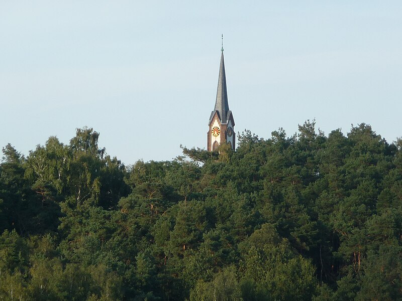 File:Carlsberg Kirche.jpg