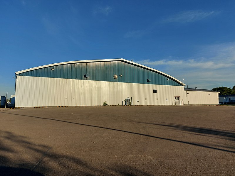 File:Carlyle Sports Arena.jpg