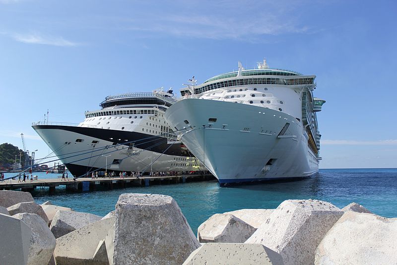 File:Celebrity Summit & Freedom of the Seas (8615695789).jpg