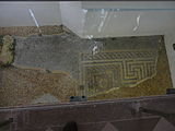 Fragment eines Mosaikfußbodens, das sich unter der Kathedrale fand