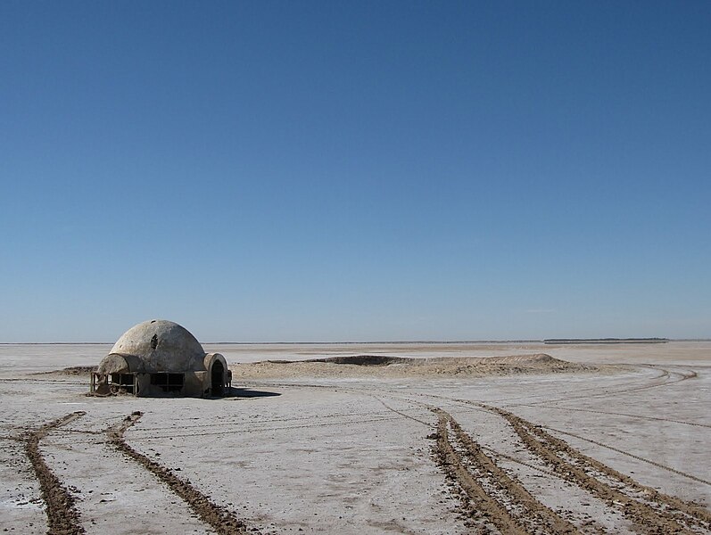 File:Chott el Djerid - Lars homestead.jpg