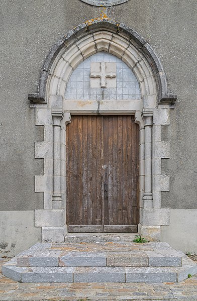 File:Church in La Capelle Saint-Martin 07.jpg