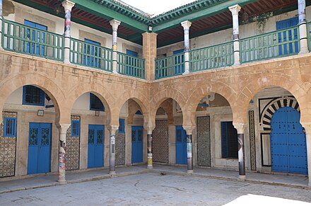 Cour medersa Mouradia Cour medersa Mouradia.jpg