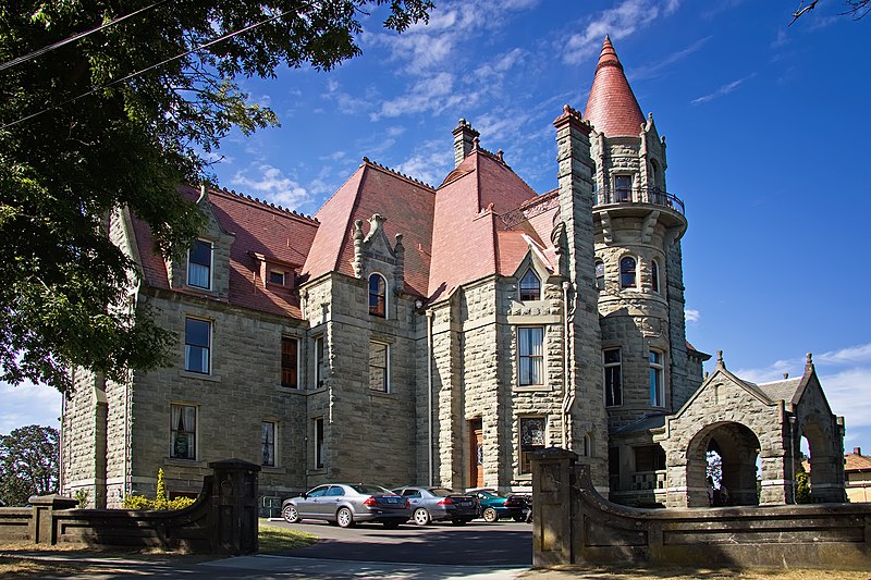 File:Craigdarroch Castle, 2010-07-31.jpg