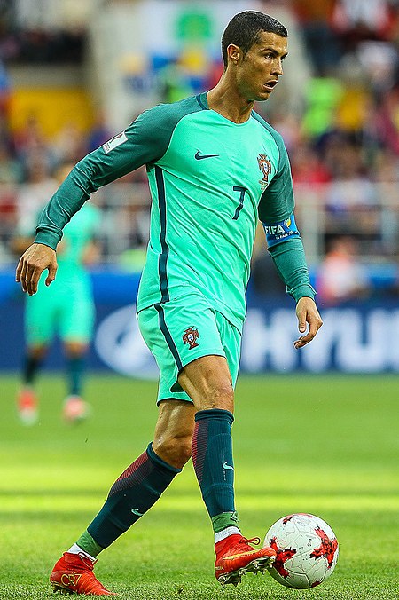 Tập_tin:Cristiano_Ronaldo_2017.jpg