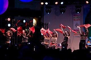 File:Dancing (2573884170).jpg - Wikimedia Commons