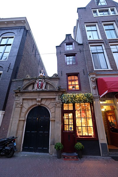 File:De Wallen, Amsterdam, Netherlands - panoramio (69).jpg