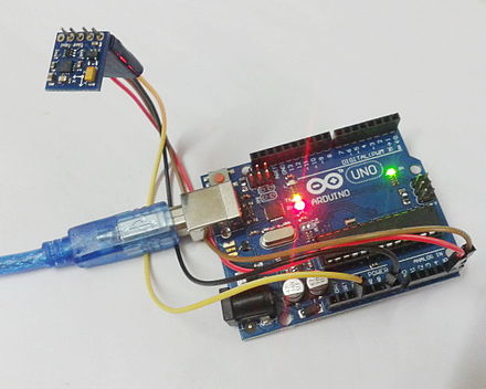 A digital gyroscope module connected to an Arduino Uno board
