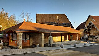 La fontaine-lavoir-abreuvoir.