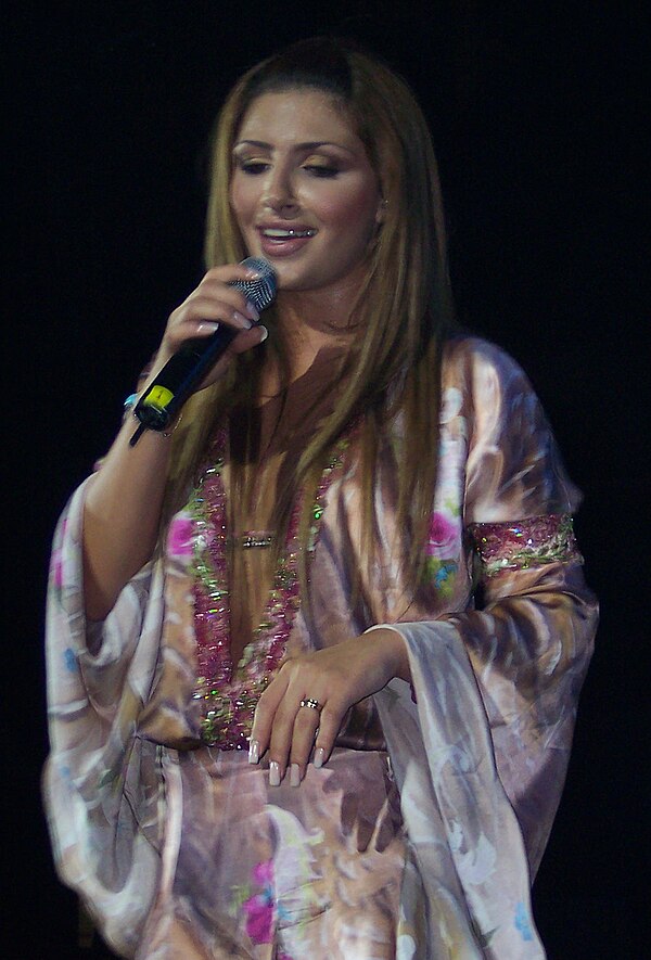 Paparizou performing in Chicago in September 2005