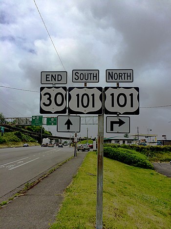 Western terminus of US 30 in Astoria, Oregon, June 2014