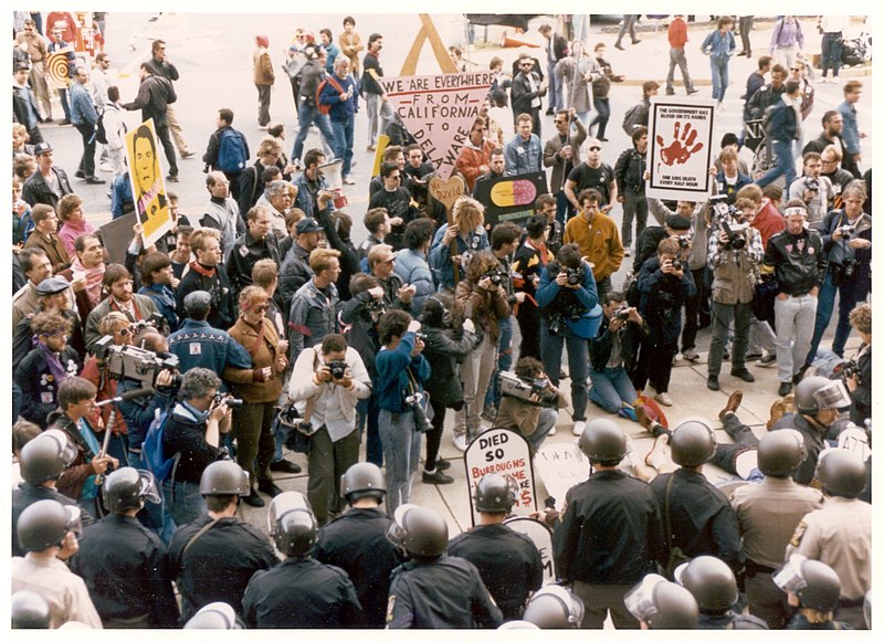 File:FDA History - AIDS Protest (4898662239).jpg