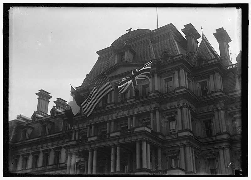 File:FLAGS. AMERICAN, BRITISH, AND FRENCH FLAGS ON STATE DEPARTMENT. VISIT OF ALLIED COMMISSION LCCN2016867625.jpg