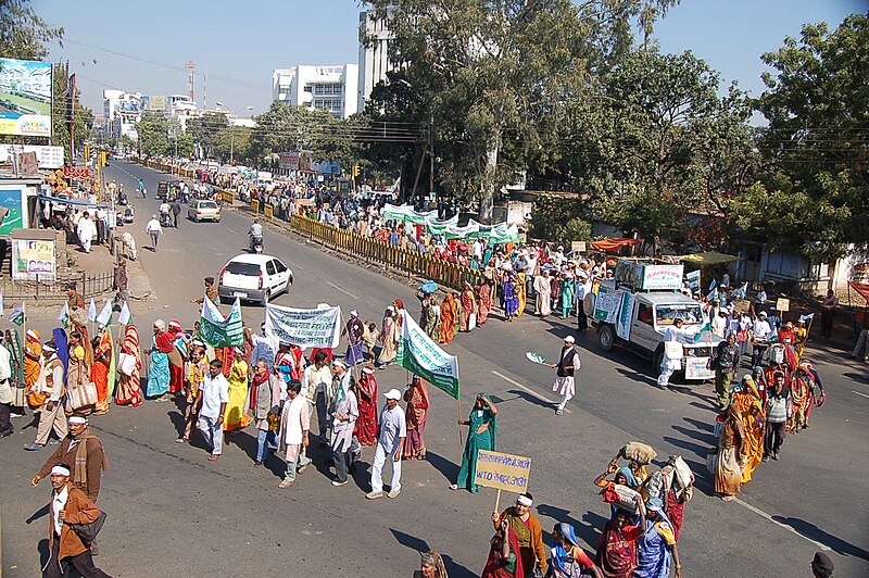 File:Farmers rally, Bhopal, Nov 2005.jpg