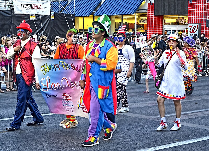 File:Fremont Street Experience (8945766840).jpg