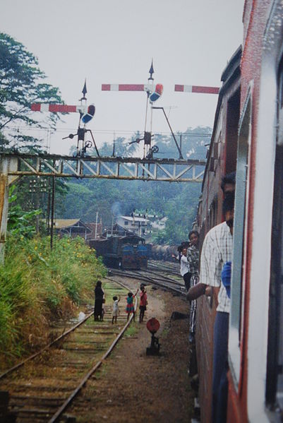 File:Gantry of Sri Lanka semaphore signals,main line,Sri Lanka.JPG