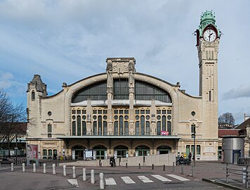 Rouen-Rive-Droite railway station by Adolphe Dervaux, with sculptures by Camille Lefèvre (1928)