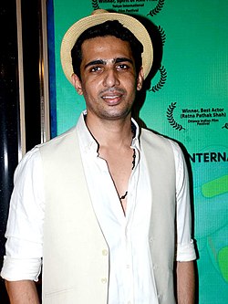 Gulshan Devaiya at a special screening of Lipstick Under My Burkha (cropped).jpg