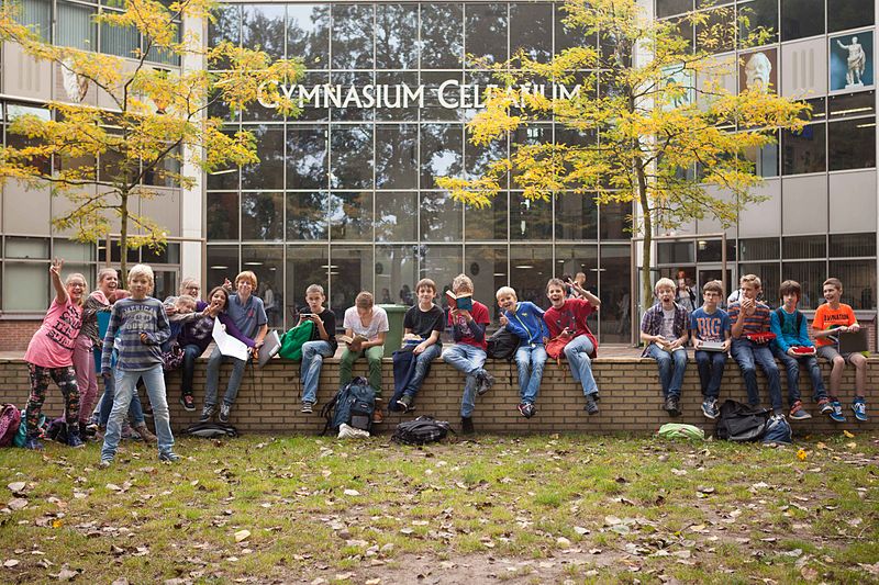 File:Gymnasium Celeanum Zwolle Zoom leerlingen 01.jpg