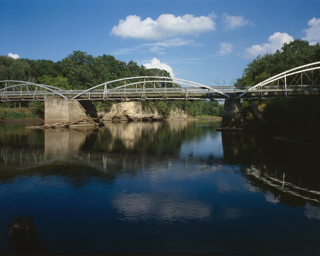 File:Hale Bridge.jpg