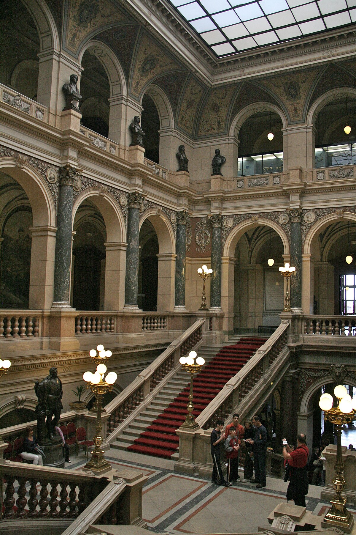 Museum four. Гранд Холл Академия.