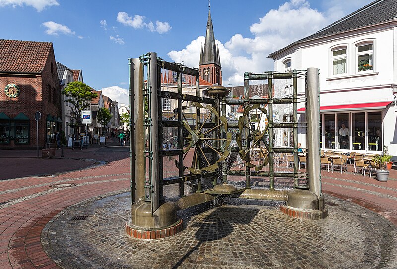 File:Haltern am See, Brunnenskulptur am Merschtor -- 2013 -- 0215.jpg