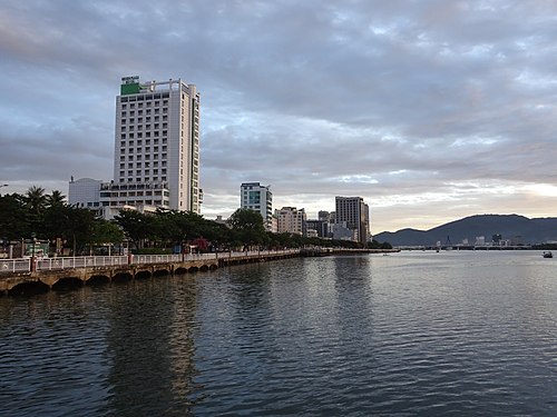 Han River in Da Nang 9.jpg