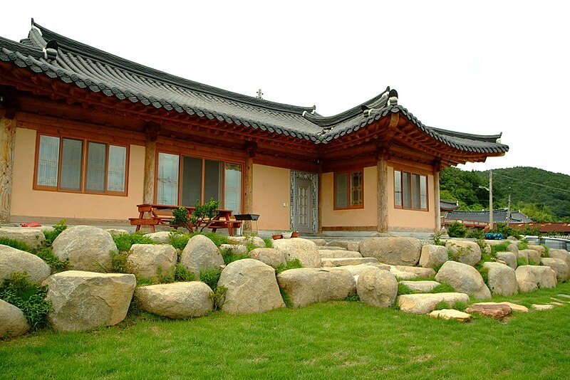 File:Hanok stay at "Myeongcheon Hanok" (4458643165).jpg