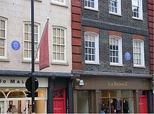 Houses of Jimi Hendrix (No. 23, left) and George Frideric Handel (No. 25), both marked with English Heritage blue plaques Hendrix and Handel houses, Brook Street.jpg