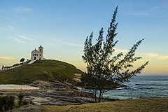 Praia da Vila ao entardecer.