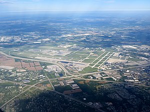 Indianapolis International Airport (16164994946).jpg
