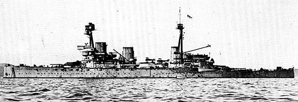 Indomitable in 1918. Note the aircraft carried on the midships turrets.