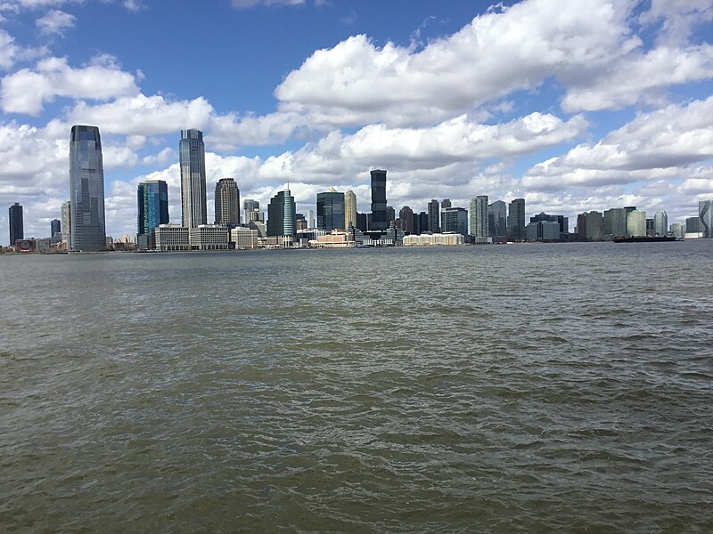 File:Jersey City Skyline April 2022 031.jpg