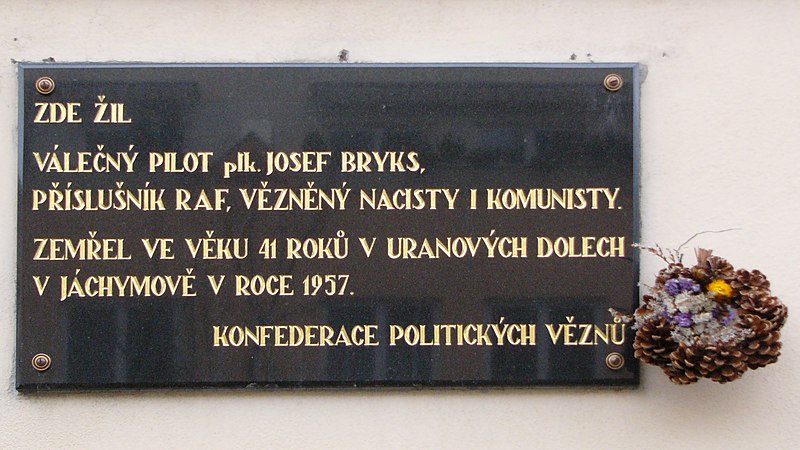 File:Josef Bryks plaque 2.jpg