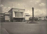 Foto lama bangunan stasiun bagian selatan yang bergaya Art Deco