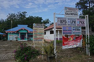 Kantor kepala desa Kalumpang