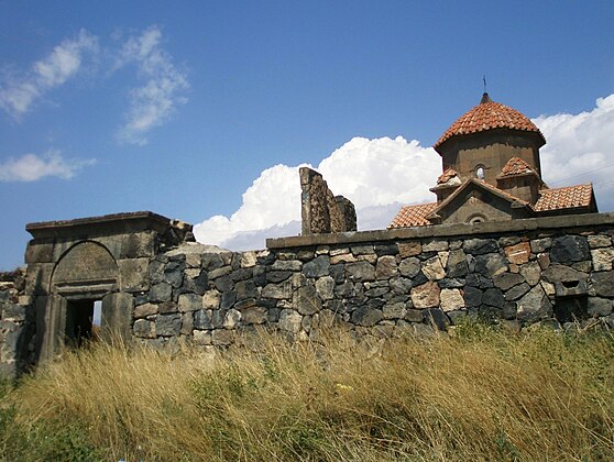 Аштарак армения. Кармравор Армения Церковь. Аштарак Армения Церковь. Кармравор в Аштараке. Воскепар храм Армения.