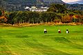 Golfplatz Klagenfurt-Seltenheim mit Emmersdorfer Sonnenhang im Hintergrund