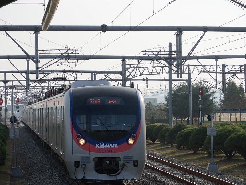 File:Korail 331911 at Munsan Station.JPG