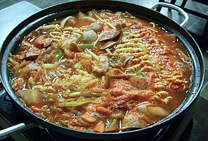 Korean.cuisine-Budae.jjigae-01.jpg