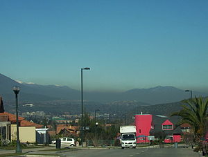 Basel street during mid-day. La Dehesa desde la calle Basel.jpg