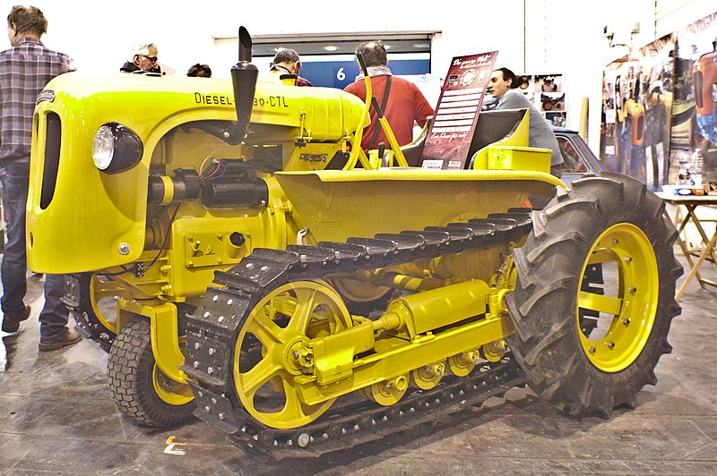 File:Lamborghini Tractor (40477385724).jpg