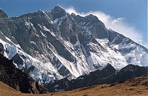 Die suidelike wand van Lhotse soos vanaf Chukhung Ri gesien