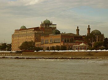 Grand Hotel Excelsior på Lido, som nævnes flere gange i Døden i Venedig