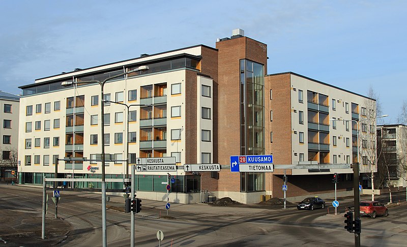 File:Linnankatu 33 Oulu 20150405.JPG