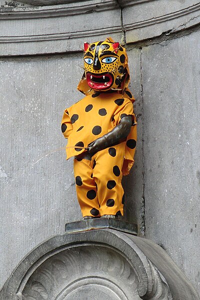 File:Manneken Pis masked.jpg